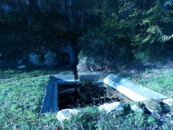 Fontaine de Crugaux - Cliquez pour agrandir l'image